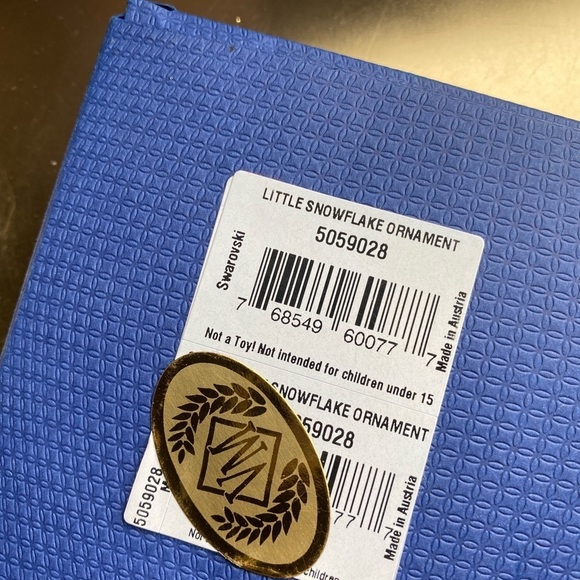 SWAROVSKI Crystal snowflake ornament - Picture 5 of 6